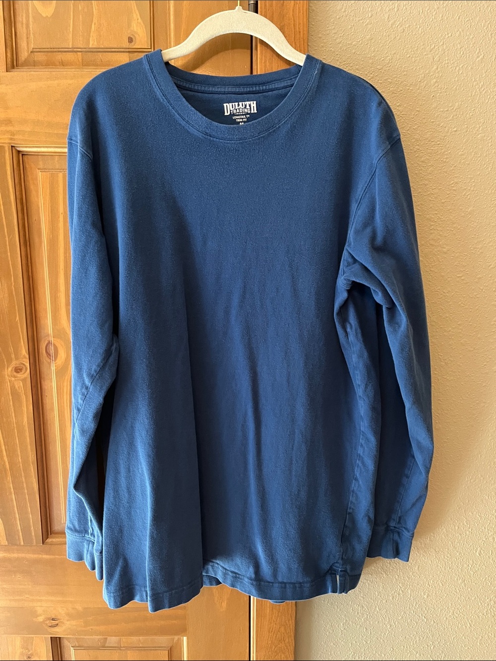 Duluth Trading Co Men’s Long Sleeve Crew Tee in Navy Blue